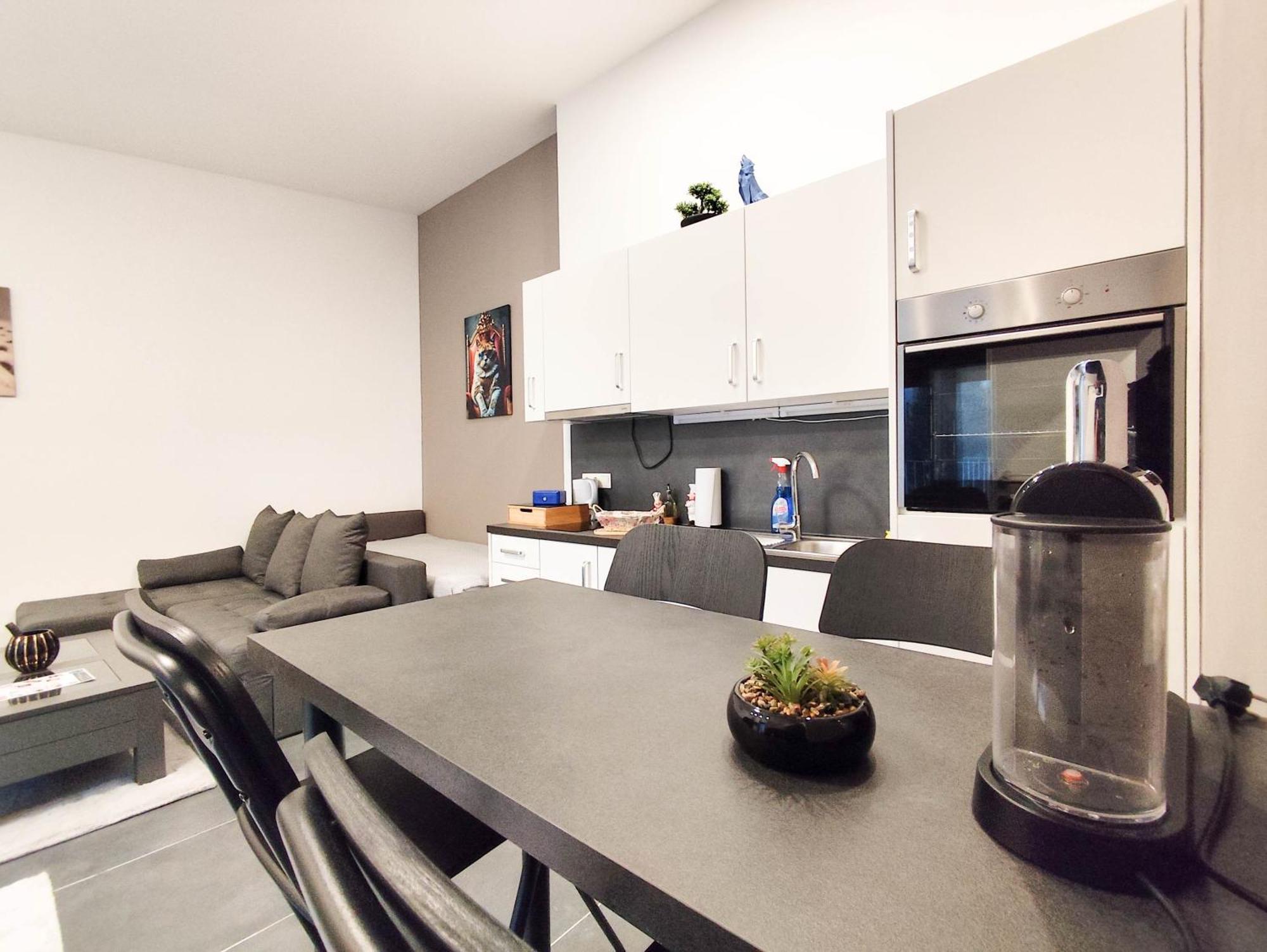 וינה Cozy Apartments In Central Location With Free Parking מראה חיצוני תמונה